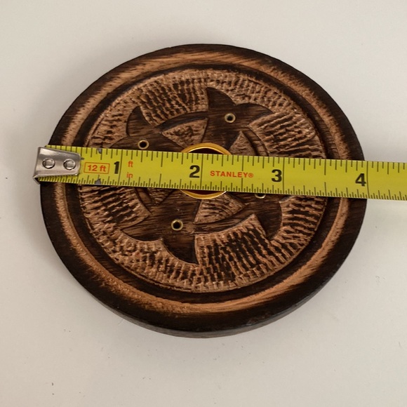 Wood incense burner with Celtic cross design - Picture 4 of 4